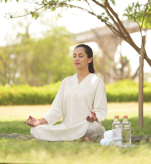 /Holistic%20Yoga%20%26%20Wellness%20Escape