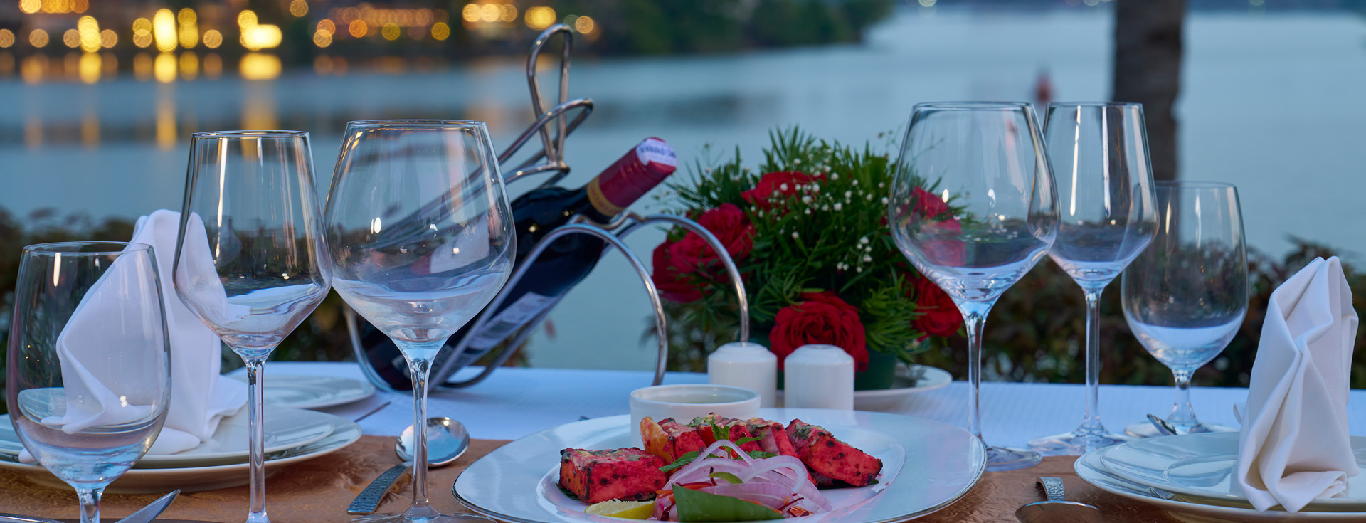 A Feastful Christmas Grandeur