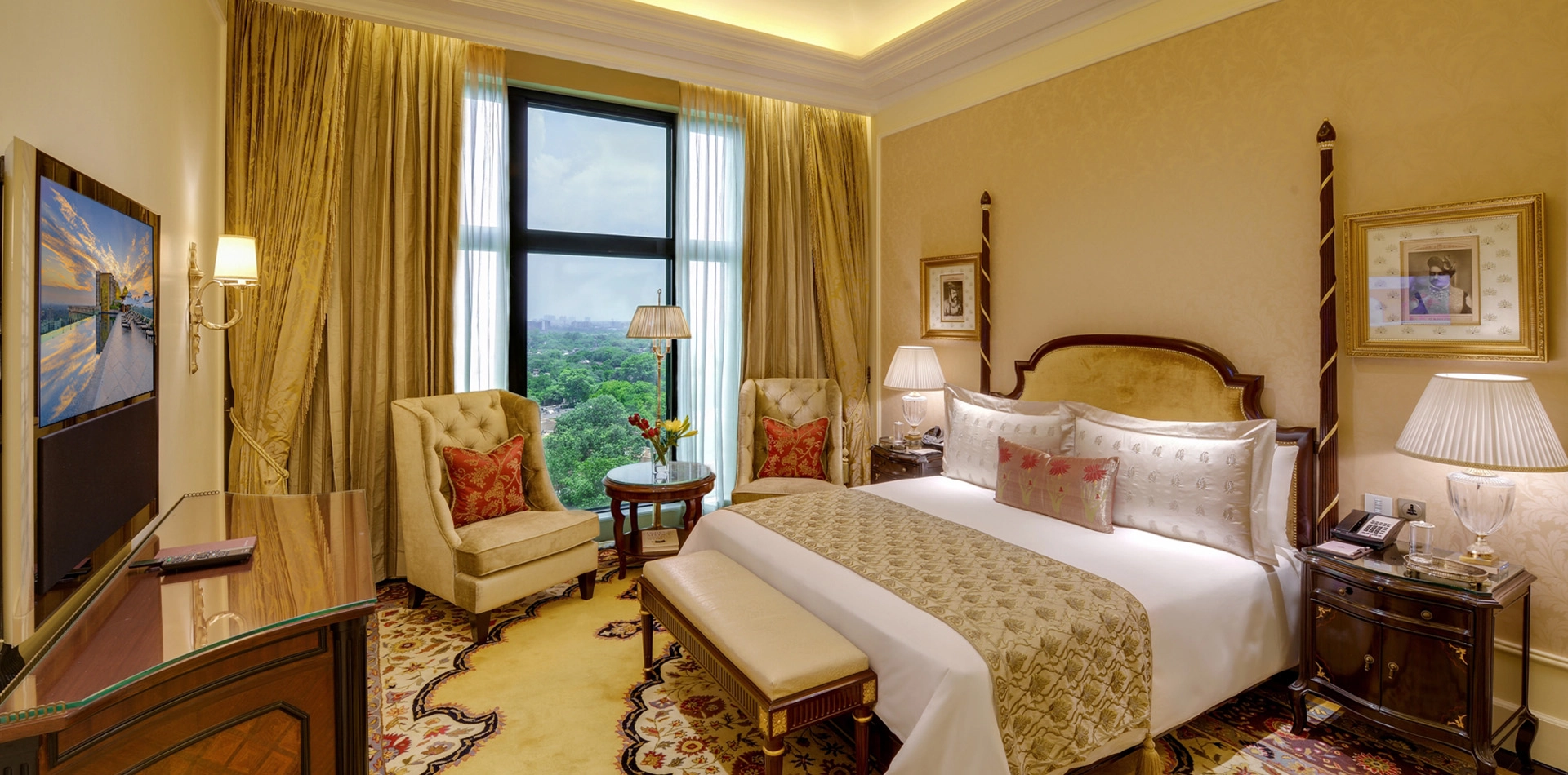 Grande Deluxe Room at The Leela Palace New Delhi 