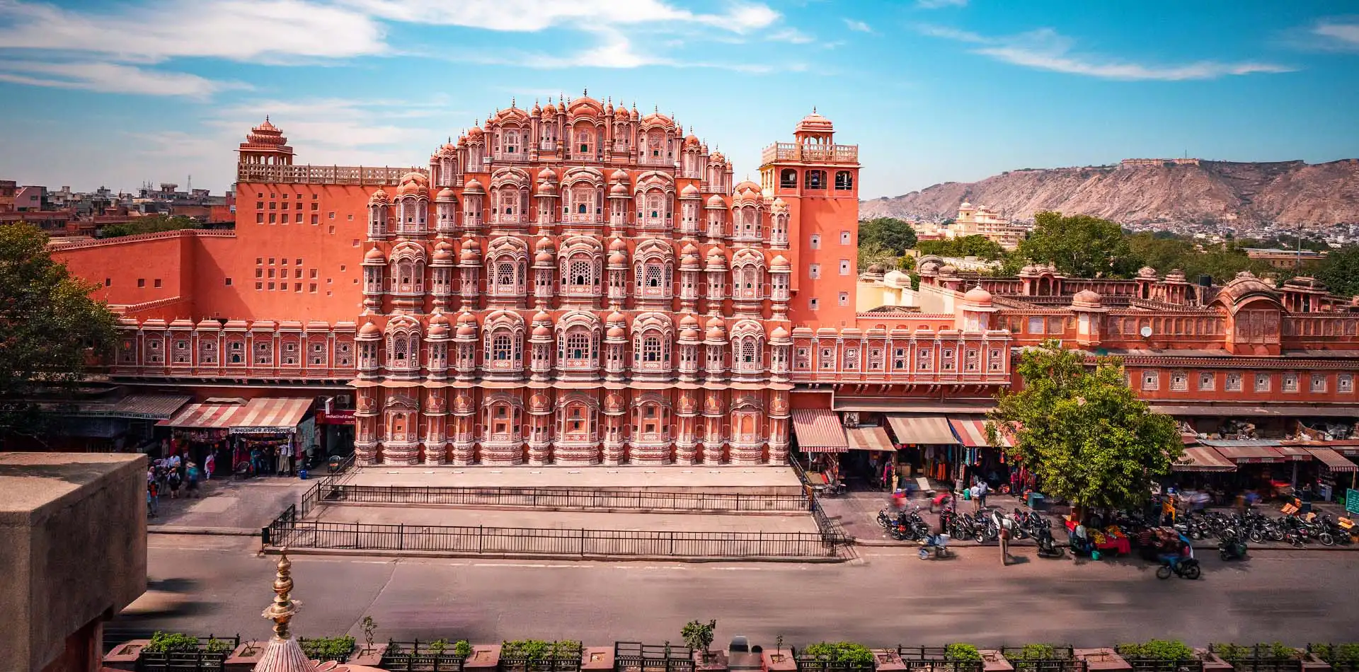 Exploring the Pink City – heritage walks and city trails