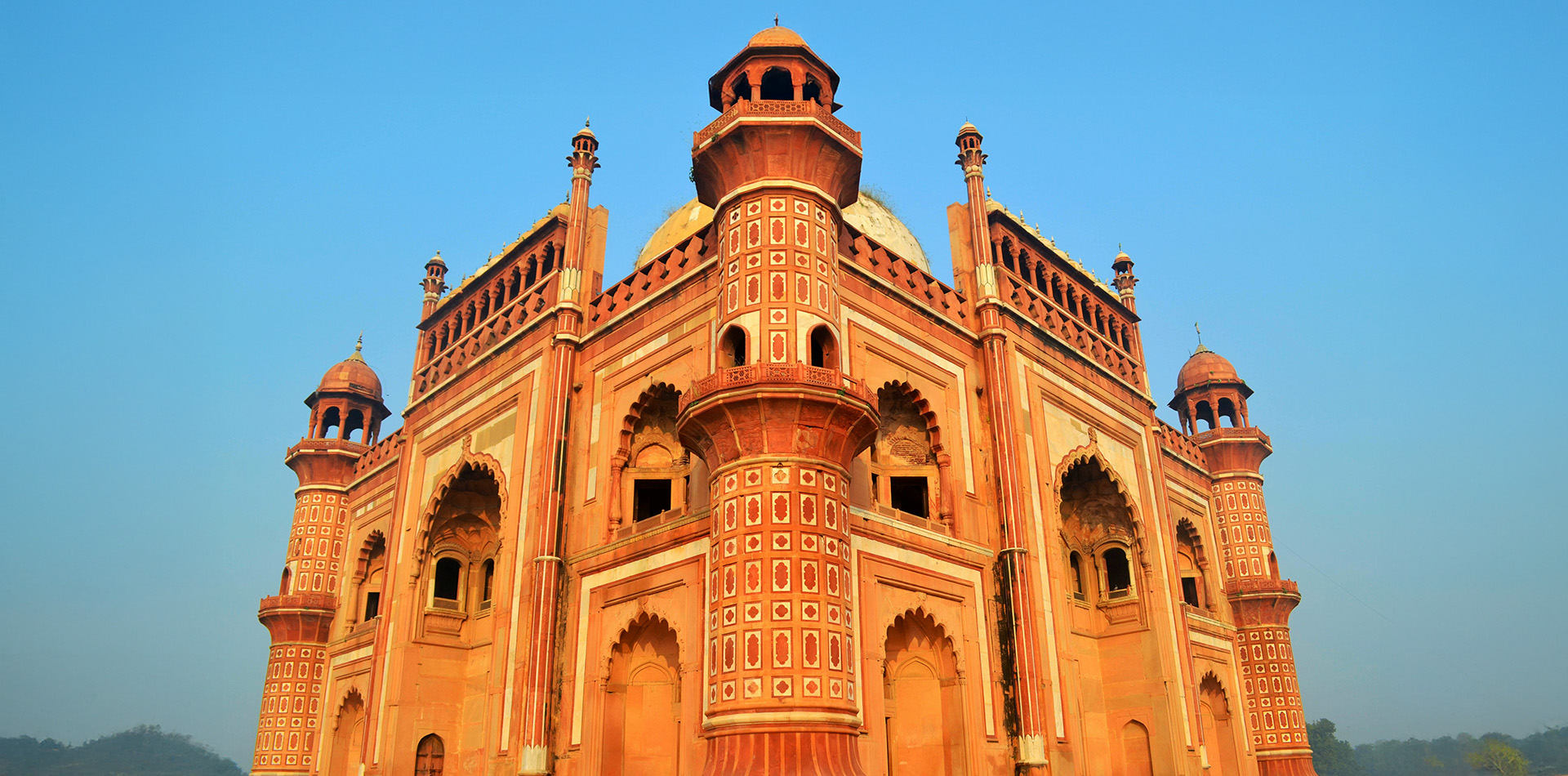 Lodhi Garden and Safdarjung Tomb Tour