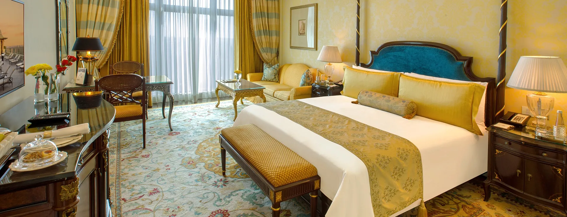 Royal Club Room - The Leela Palace New Delhi 