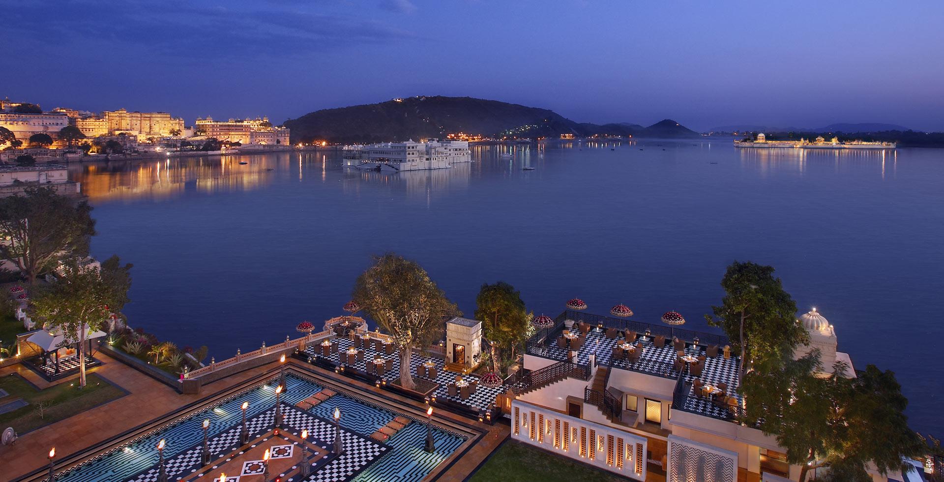 Sheesh Mahal