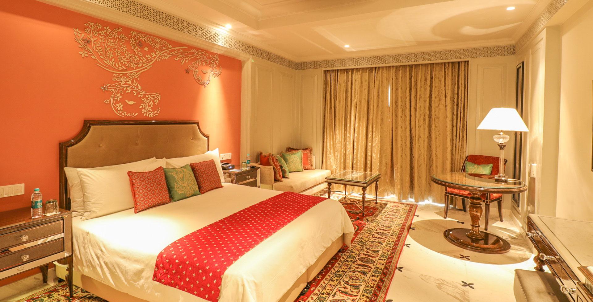 Bed and Breakfast The Leela Palaces Hotels and Resorts