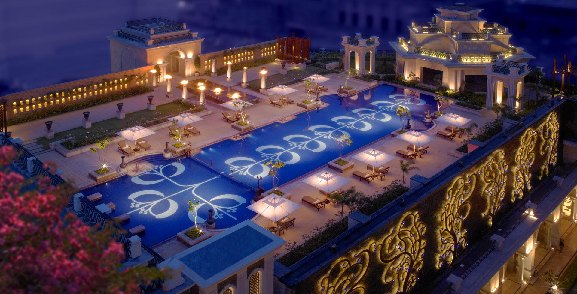 Deluxe Pool View Room
