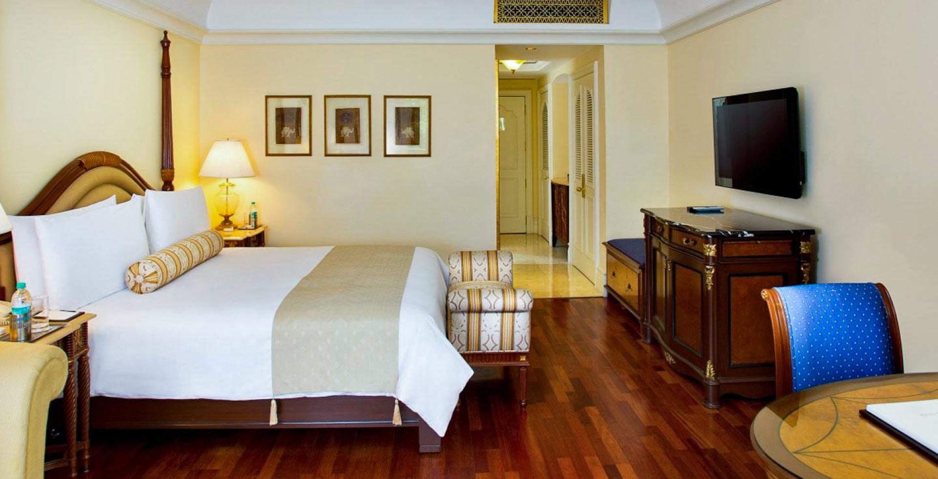 Conservatory Room