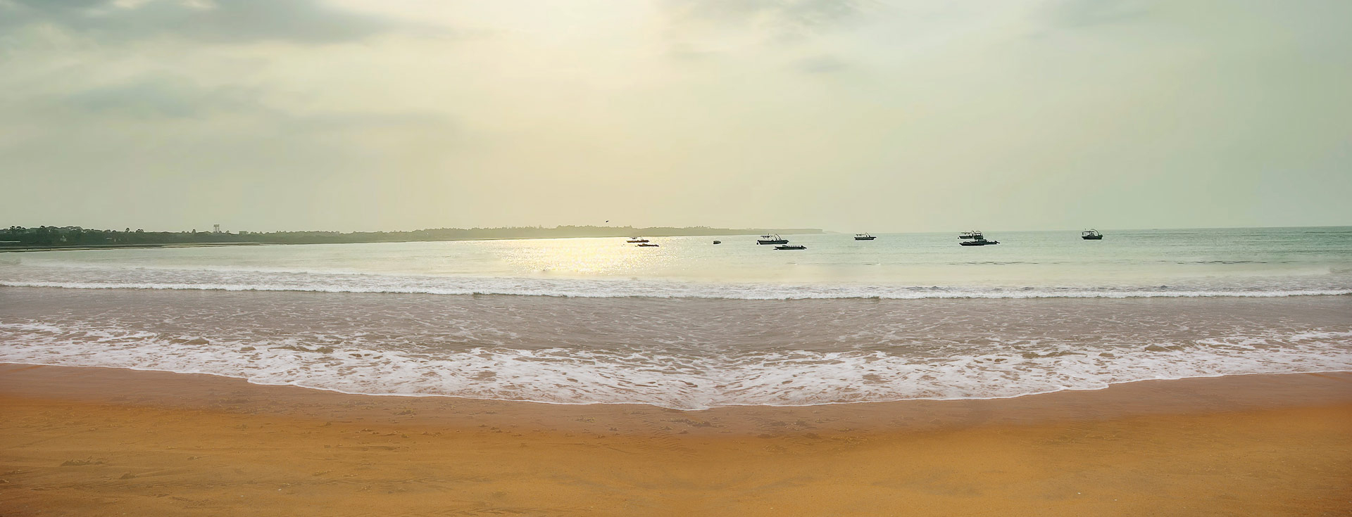 Aksa Beach