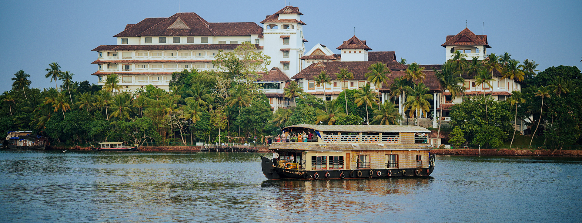Ashtamudi Lake Resorts