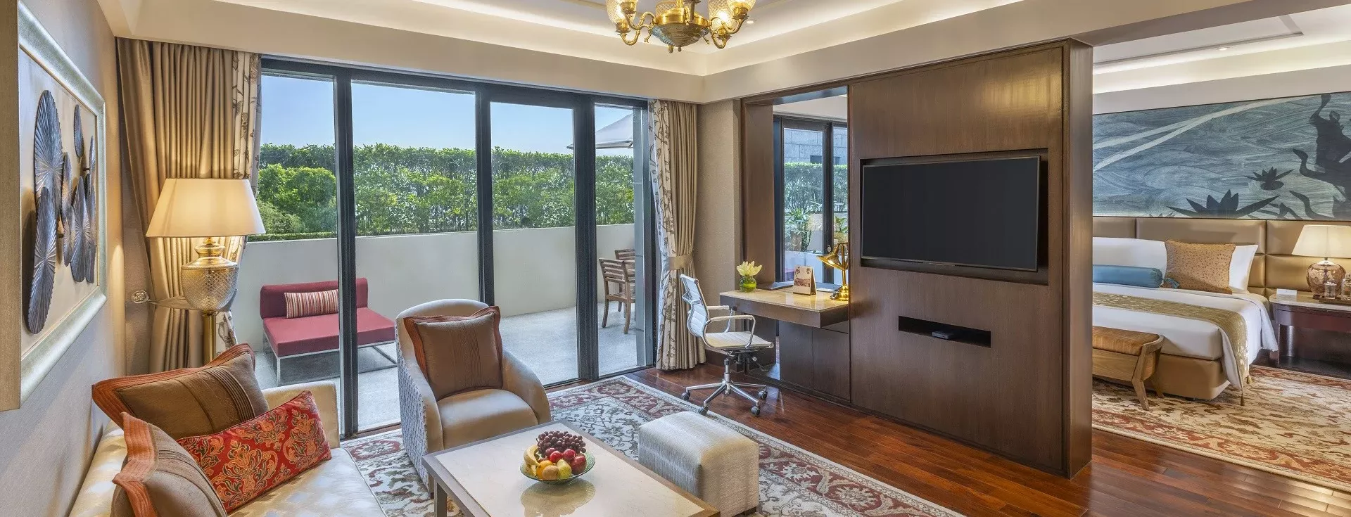 Diplomat Suite with Balcony 