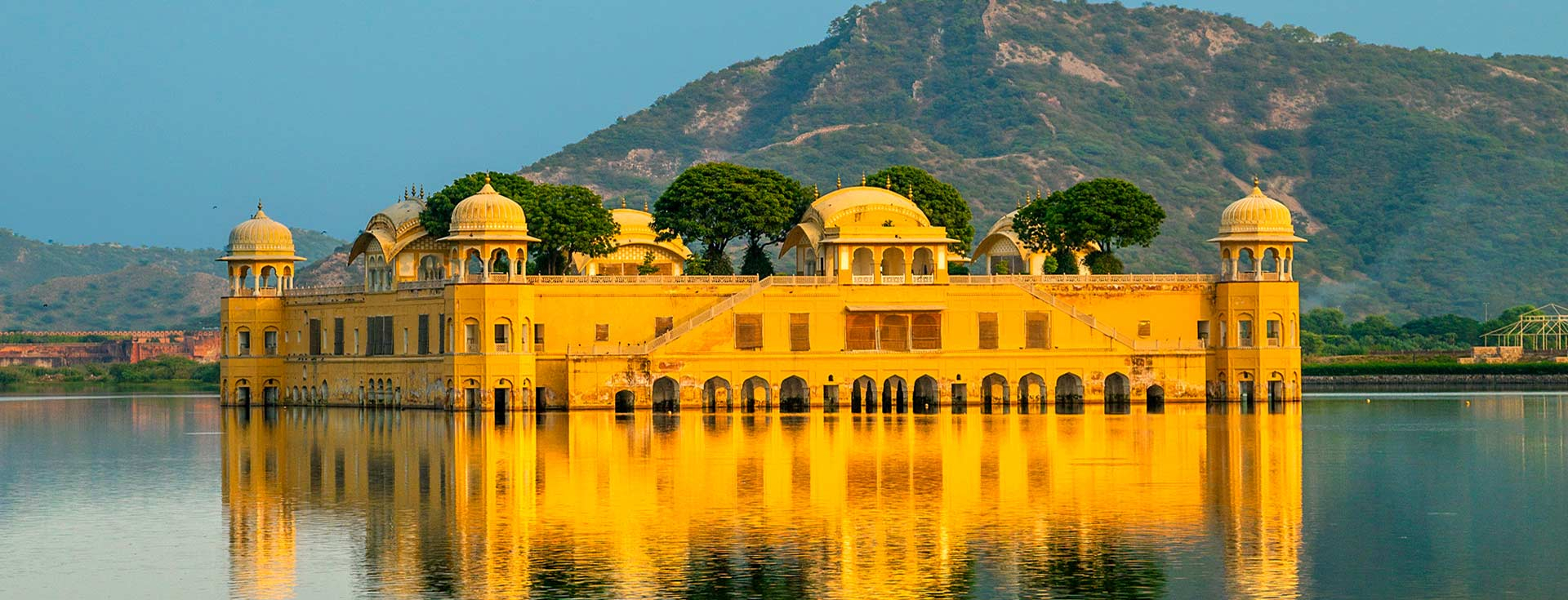 Explore Jal Mahal in Jaipur