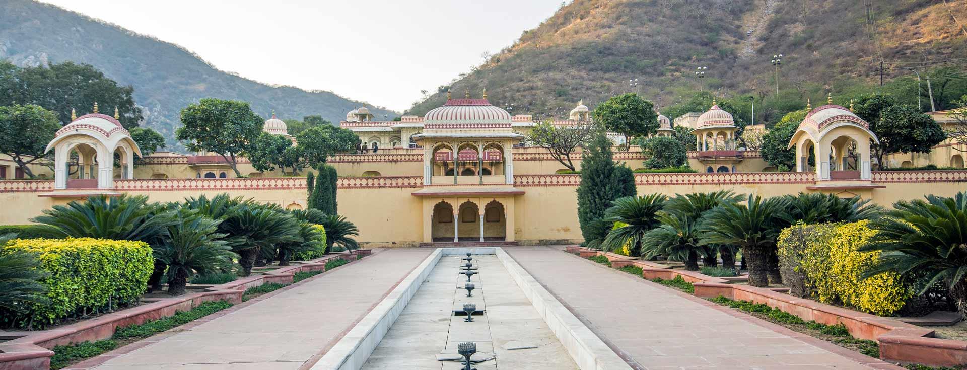 Sisodia Rani Palace and Garden in Jaipur