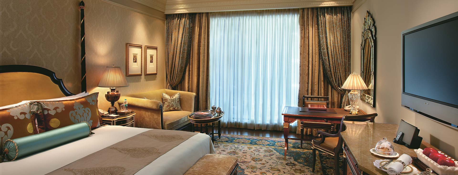 Grande Deluxe Room at The Leela Palace New Delhi 