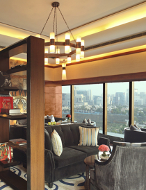 Privileged access to Royal Club Lounge
