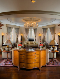 Privileged access to the Royal Club