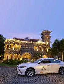 Airport transfers in a luxury car