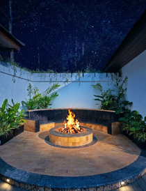 Open-to-sky fireplace
