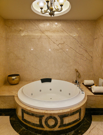 Royal Cleopatra jacuzzi bathtubs
