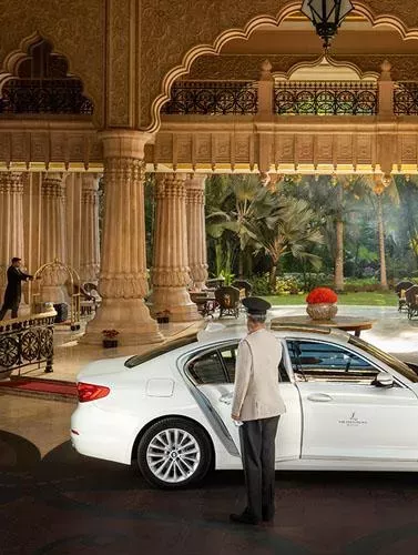 Airport transfers in BMW