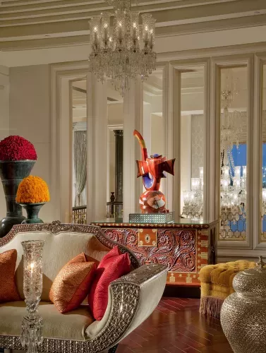Privileged access to the Royal Club