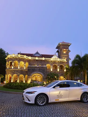 Airport transfers in a luxury car