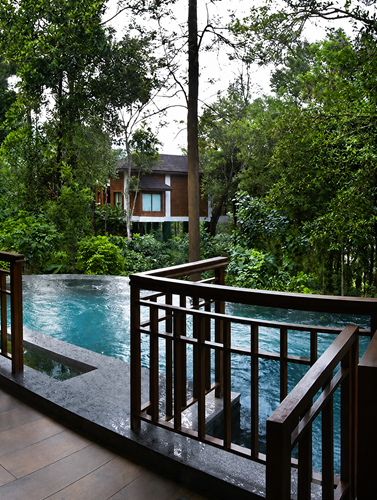 Temperature-controlled outdoor pool