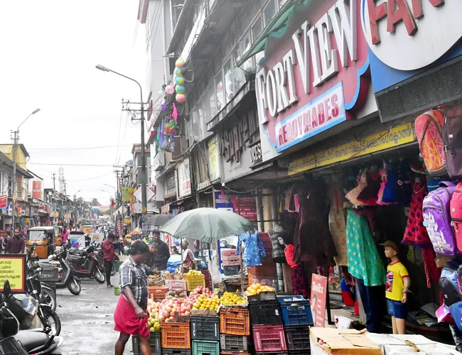Explore the Chalai Market