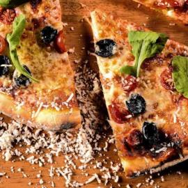 Homemade pizza topping ideas for everyone in the family